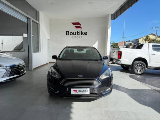 FORD FOCUS 2.0 TITANIUM PLUS 16V FLEX 4P POWERSHIFT FORD FOCUS 2.0 TITANIUM PLUS 16V FLEX 4P POWERSHIFT